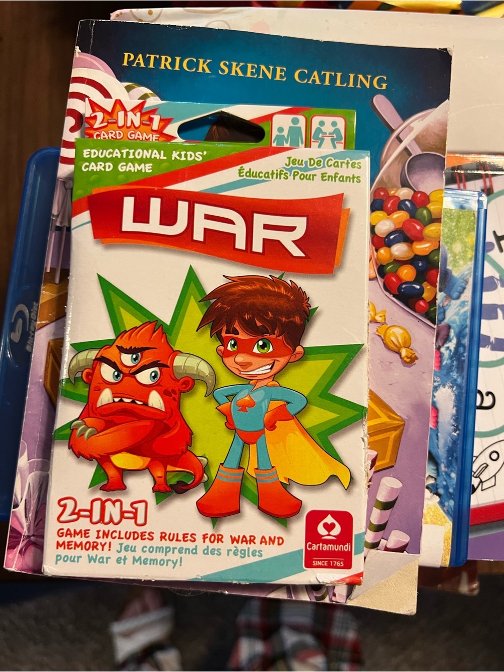 WAR 2-in-1 Kids Card Game - Red & Green Packaging